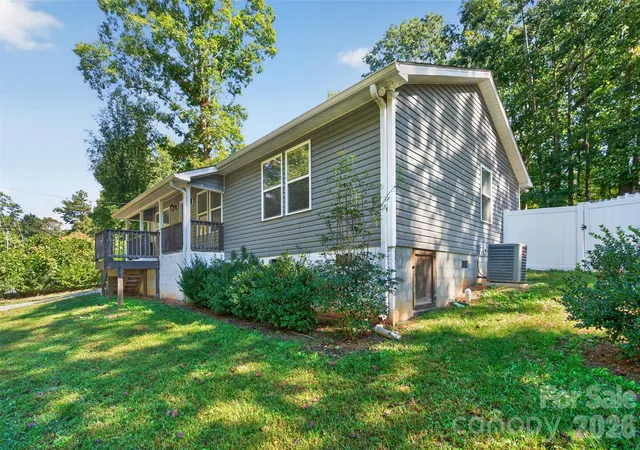 Photo 4 of Single family home for sale at 3812 Branding Iron Dr, Gastonia, NC 28052 | MLS# 4431762 | Listing updated on 2026-10-11
