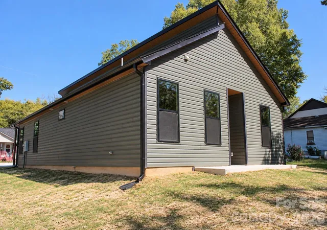 Photo 4 of Single family home for sale at 263 Bellhaven Pl NW, Concord, NC 28027 | MLS# 4431774 | Listing updated on 2026-10-08