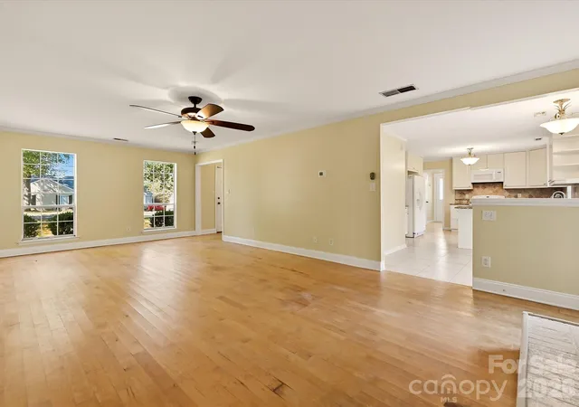 Photo 4 of Sale Pending at 8614 Golf Ridge Dr, Charlotte, NC 28277 | MLS# 4431781 | Listing updated on 2026-10-14