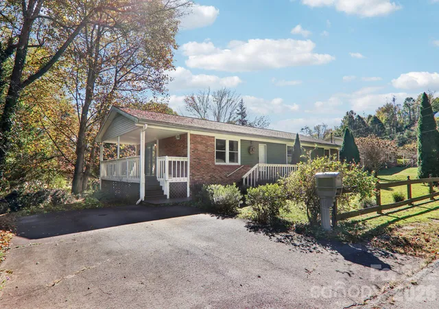 Photo 1 of Single family home for sale at 96 Rhinehart St, Waynesville, NC 28786 | MLS# 4431802 | Listing updated on 2026-10-09