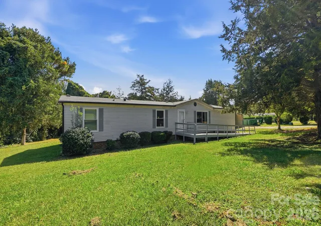 Photo 1 of Single family home for sale at 6017 Frazier Dr, Davidson, NC 28036 | MLS# 4431808 | Listing updated on 2026-10-11