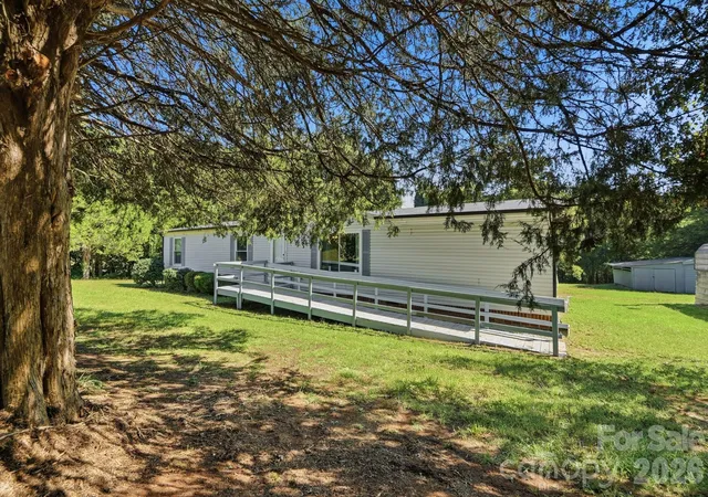 Photo 2 of Single family home for sale at 6017 Frazier Dr, Davidson, NC 28036 | MLS# 4431808 | Listing updated on 2026-10-11
