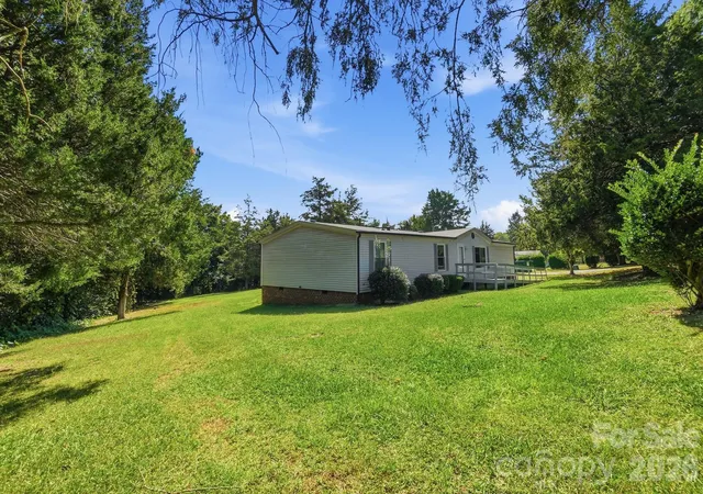 Photo 4 of Single family home for sale at 6017 Frazier Dr, Davidson, NC 28036 | MLS# 4431808 | Listing updated on 2026-10-11