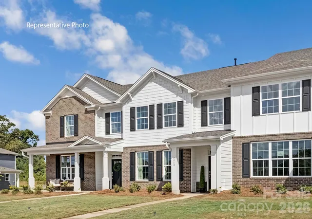 Photo 2 of Townhouse for sale at 583 W Park Ave #TWNH D, Mooresville, NC 28115 | MLS# 4431822 | Listing updated on 2026-10-20