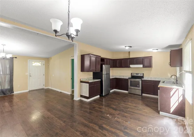 Photo 4 of Single family home for sale at 1201 Shiloh Dr, Lancaster, SC 29720 | MLS# 4431824 | Listing updated on 2026-10-17