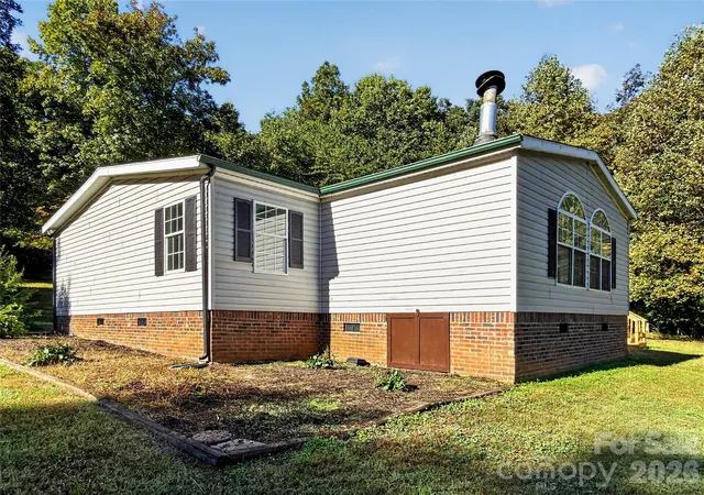 Photo 2 of Single family home for sale at 124 Tyler Ter, Rutherfordton, NC 28139 | MLS# 4431827 | Listing updated on 2026-10-10