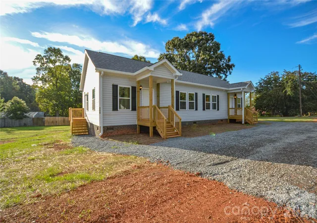 Photo 2 of Multi family home for sale at 104 Carolyn Rd, Salisbury, NC 28147 | MLS# 4431828 | Listing updated on 2026-10-13