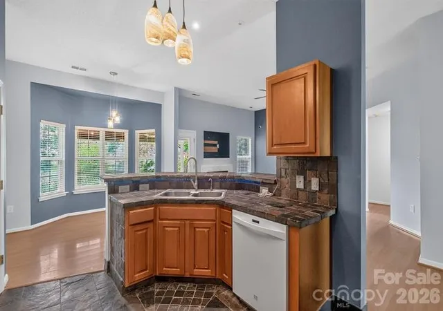 Photo 4 of Single family home for sale at 1021 Stinson Glen Ln, Charlotte, NC 28214 | MLS# 4431847 | Listing updated on 2026-10-07
