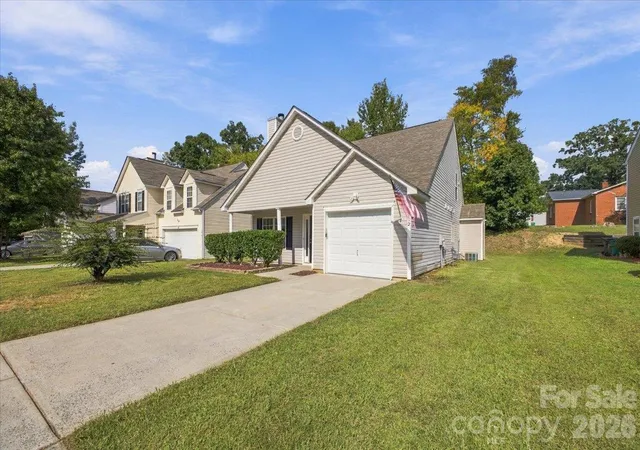 Photo 2 of Single family home for sale at 7812 Montbrook Dr, Charlotte, NC 28214 | MLS# 4431853 | Listing updated on 2026-10-07