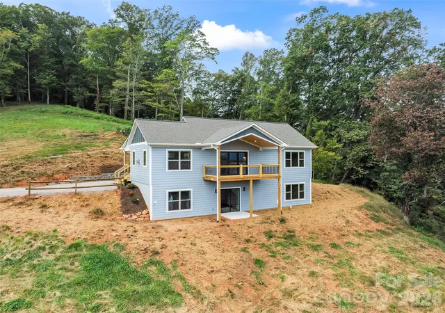 Photo 2 of Single family home for sale at 210 Aster Ridge Dr, Waynesville, NC 28786 | MLS# 4431858 | Listing updated on 2026-10-07
