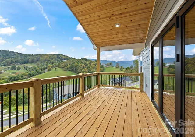 Photo 3 of Single family home for sale at 210 Aster Ridge Dr, Waynesville, NC 28786 | MLS# 4431858 | Listing updated on 2026-10-08