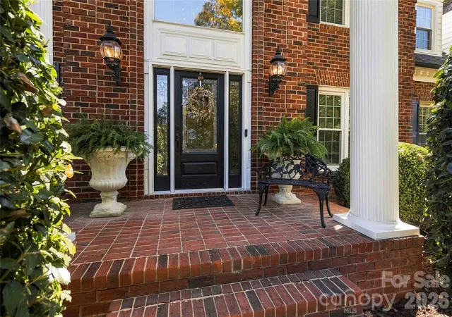 Photo 4 of Sale Pending at 4301 Horseshoe Bnd, Matthews, NC 28104 | MLS# 4431860 | Listing updated on 2026-10-17