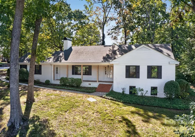 Single family home for sale at 356 7th Avenue NE, Hickory, NC 28601 | MLS# 4431867