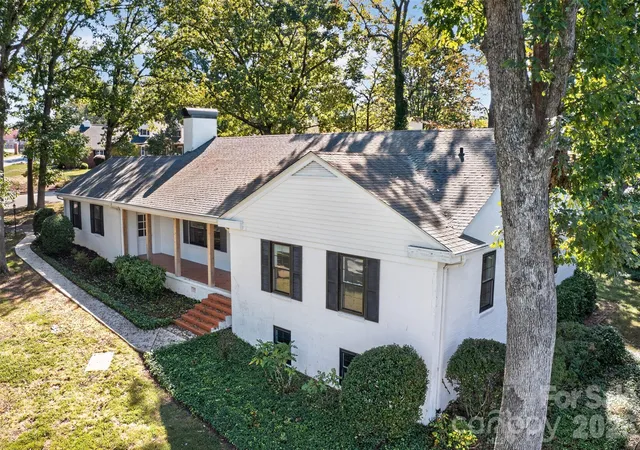Photo 2 of Single family home for sale at 356 7th Avenue NE, Hickory, NC 28601 | MLS# 4431867 | Listing updated on 2026-10-09