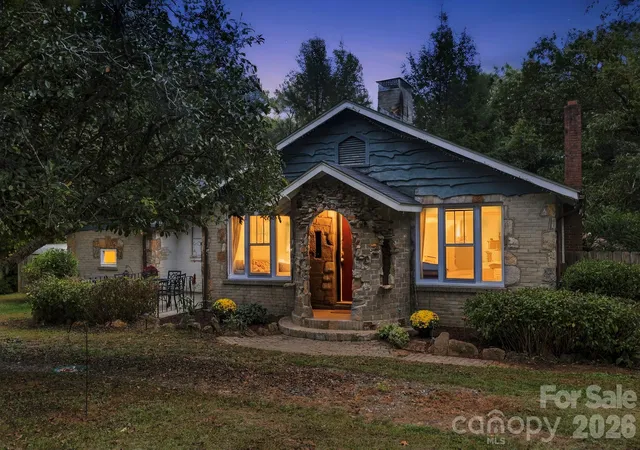 Photo 1 of Single family home for sale at 2004 Old S Carolina Ave, Hendersonville, NC 28739 | MLS# 4431873 | Listing updated on 2026-10-09