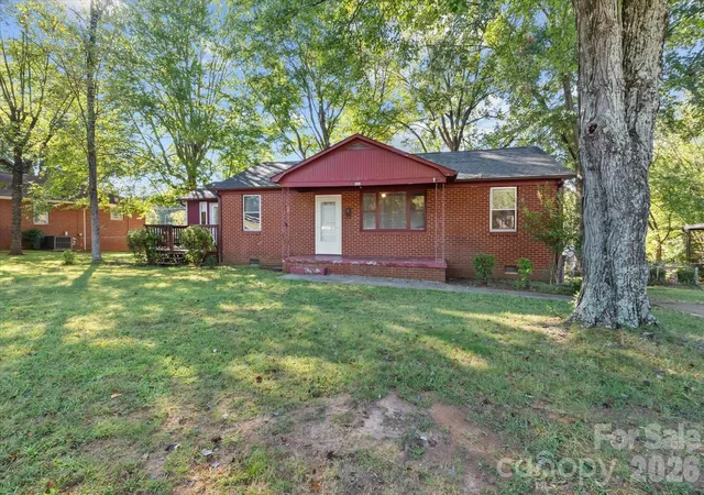 Photo 2 of Single family home for sale at 322 Hartness Rd, Statesville, NC 28677 | MLS# 4431876 | Listing updated on 2026-10-09