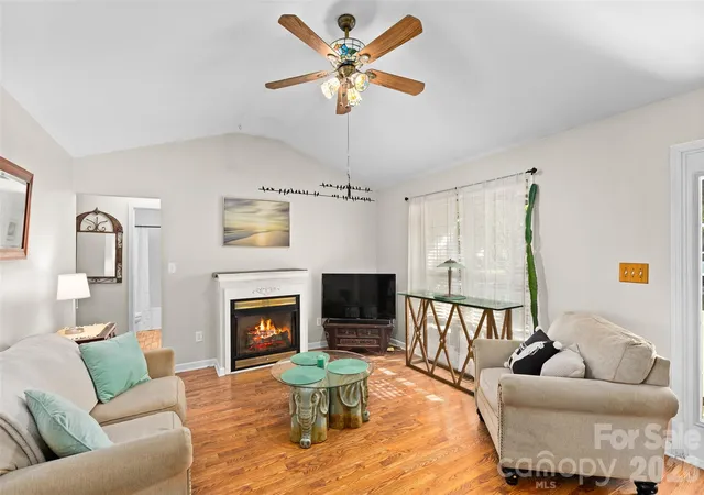 Photo 3 of Single family home for sale at 4618 Hendrix Ct, Concord, NC 28025 | MLS# 4431884 | Listing updated on 2026-10-08