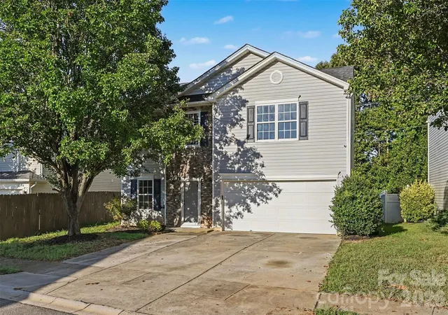 Photo 3 of Single family home for sale at 2920 Teton Dr, Gastonia, NC 28054 | MLS# 4431896 | Listing updated on 2026-10-07