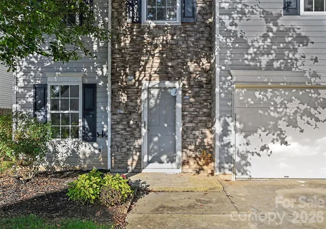 Photo 3 of Single family home for sale at 2920 Teton Dr, Gastonia, NC 28054 | MLS# 4431896 | Listing updated on 2026-10-07
