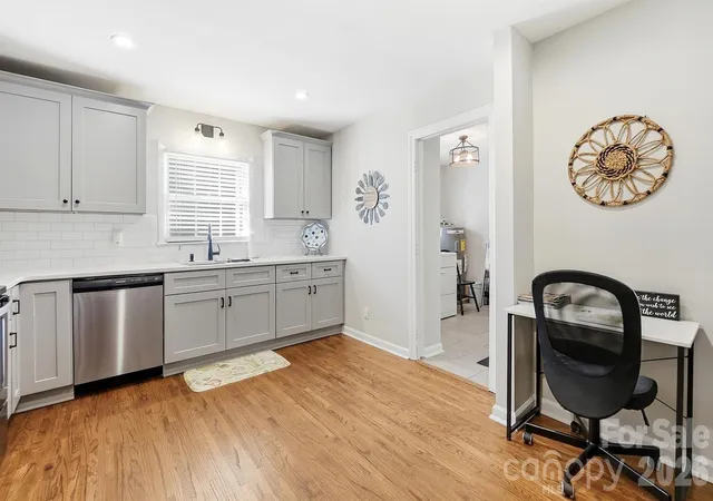 Photo 3 of Single family home for sale at 1721 Dallas Ave, Charlotte, NC 28205 | MLS# 4431897 | Listing updated on 2026-10-09
