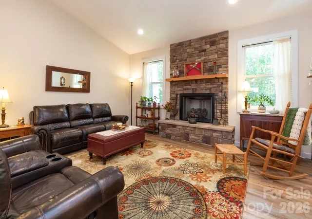 Photo 3 of Single family home for sale at 850 Mountain Hvn Dr, Mars Hill, NC 28754 | MLS# 4431900 | Listing updated on 2026-10-08