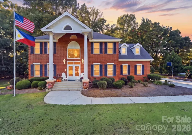 Photo 2 of Single family home for sale at 1121 Hillshire Meadow Dr, Matthews, NC 28105 | MLS# 4431907 | Listing updated on 2026-10-16