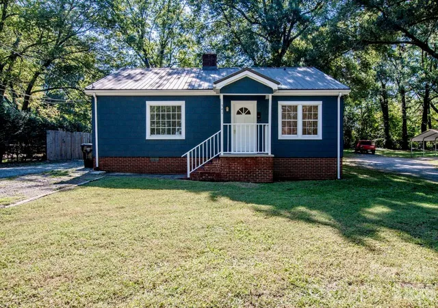 Photo 1 of Single family home for sale at 541 Walnut St, Mooresville, NC 28115 | MLS# 4431916 | Listing updated on 2026-10-07