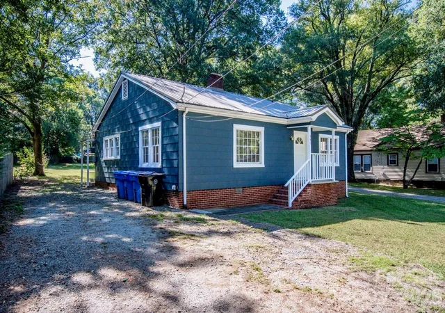 Photo 3 of Single family home for sale at 541 Walnut St, Mooresville, NC 28115 | MLS# 4431916 | Listing updated on 2026-10-07