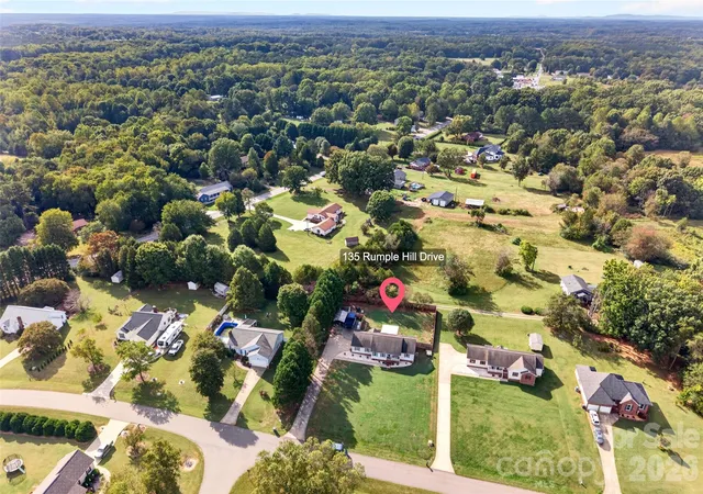 Photo 3 of Single family home for sale at 135 Rumple Hl Dr, Statesville, NC 28677 | MLS# 4431920 | Listing updated on 2026-10-07