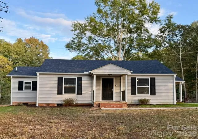 Photo 2 of Single family home for sale at 1010 Trull Hinson Rd, Wingate, NC 28174 | MLS# 4431927 | Listing updated on 2026-10-30