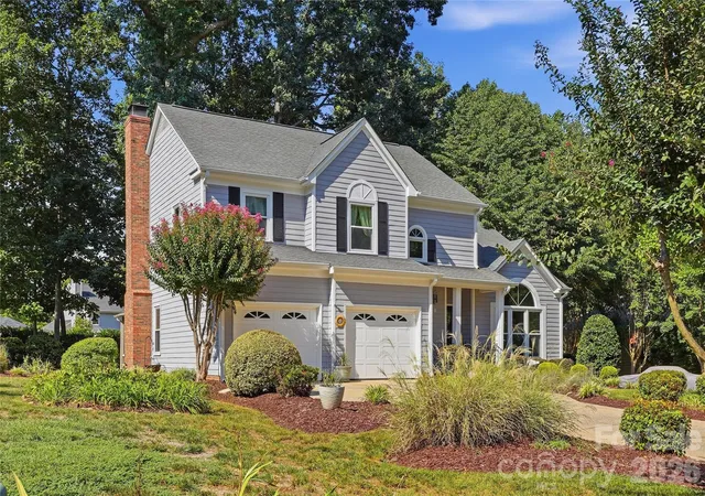 Photo 2 of Single family home for sale at 180 Bridgeport Dr, Mooresville, NC 28117 | MLS# 4431939 | Listing updated on 2026-10-18