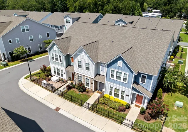 Photo 3 of Townhouse for sale at 5012 Calvine Ml Way, Charlotte, NC 28205 | MLS# 4431941 | Listing updated on 2026-10-07