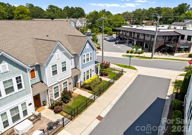 Photo 4 of Townhouse for sale at 5012 Calvine Ml Way, Charlotte, NC 28205 | MLS# 4431941 | Listing updated on 2026-10-07