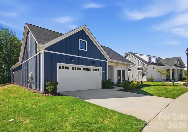Photo 3 of Single family home for sale at 112 Alenda Lux Cir, Mooresville, NC 28115 | MLS# 4431945 | Listing updated on 2026-10-08