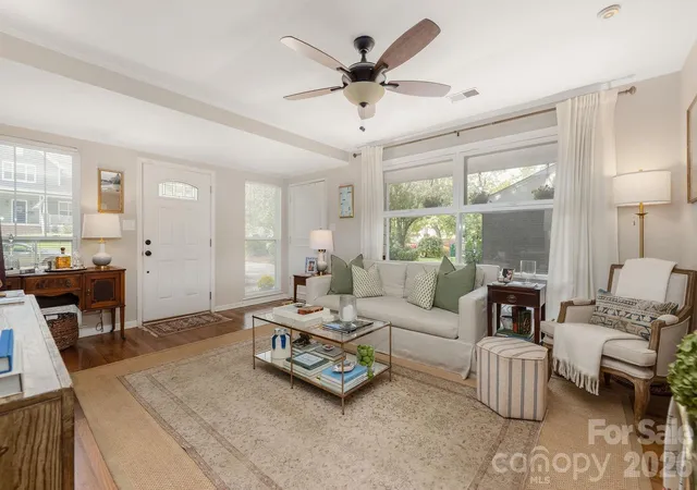 Photo 2 of Single family home for sale at 4805 Murrayhill Rd, Charlotte, NC 28209 | MLS# 4431947 | Listing updated on 2026-10-09