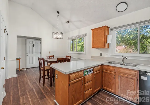 Photo 4 of Single family home for sale at 1279 Willowbreeze Ct SW, Concord, NC 28025 | MLS# 4431948 | Listing updated on 2026-10-10