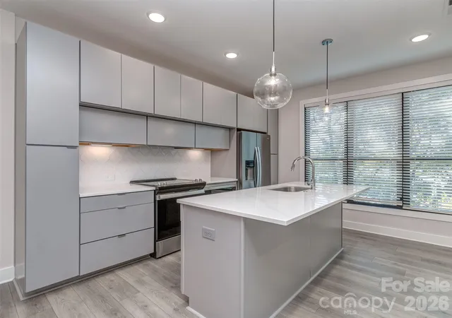 Listing Photo 4 - Condo for sale in building located at 4532 Radler Ct, Charlotte, NC 28217
