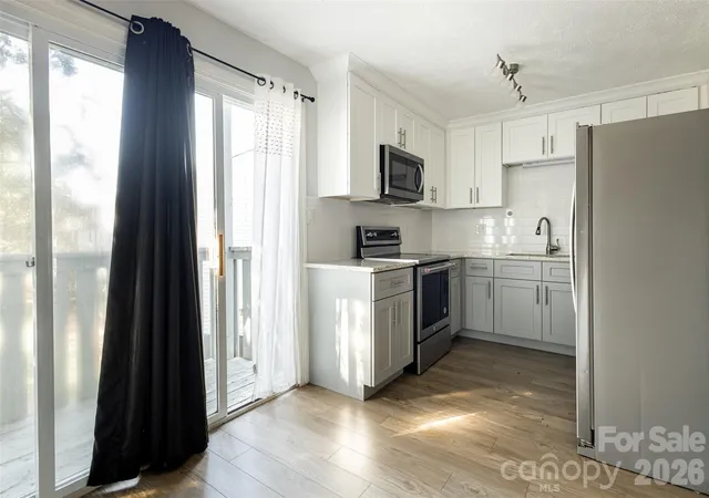 Photo 4 of Condo for sale at 2010 Countrymens Ct #67, Charlotte, NC 28210 | MLS# 4431964 | Listing updated on 2026-10-10