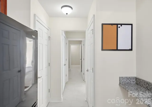 Listing Photo 4 - Condo for sale in building located at 5518 Prosperity Vw Dr, Charlotte, NC 28269