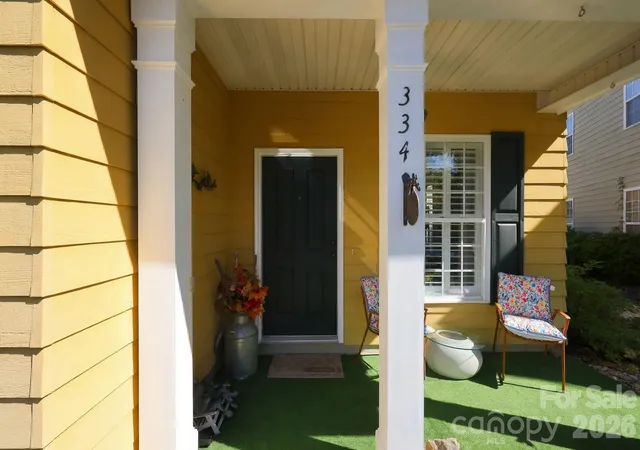 Photo 2 of Single family home for sale at 334 Center Dr, Davidson, NC 28036 | MLS# 4431969 | Listing updated on 2026-10-09