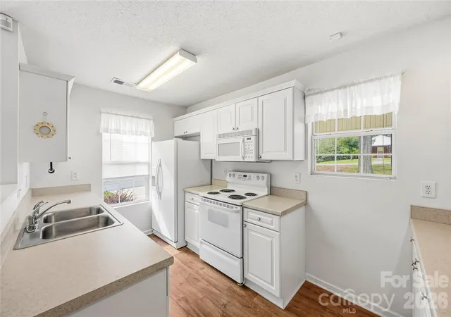 Photo 4 of Townhouse for sale at 1001 Old Chestnut Way, Cramerton, NC 28032 | MLS# 4431972 | Listing updated on 2026-10-08