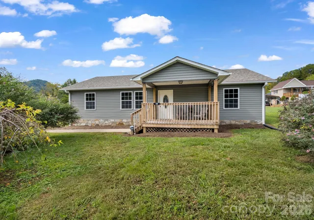 Photo 1 of Single family home for sale at 40 Eddie Dr, Old Fort, NC 28762 | MLS# 4431984 | Listing updated on 2026-10-10