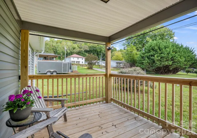 Photo 2 of Single family home for sale at 40 Eddie Dr, Old Fort, NC 28762 | MLS# 4431984 | Listing updated on 2026-10-10
