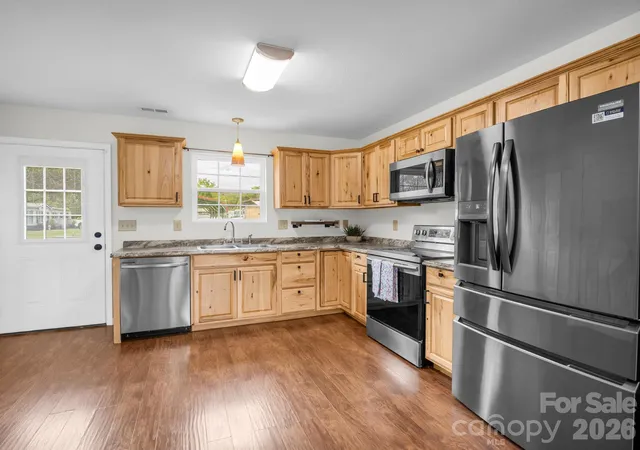 Photo 3 of Single family home for sale at 40 Eddie Dr, Old Fort, NC 28762 | MLS# 4431984 | Listing updated on 2026-10-10