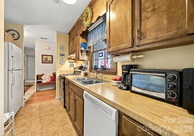 Photo 2 of Single family home for sale at 7136 Spring Morning Ln, Charlotte, NC 28227 | MLS# 4431996 | Listing updated on 2026-10-08