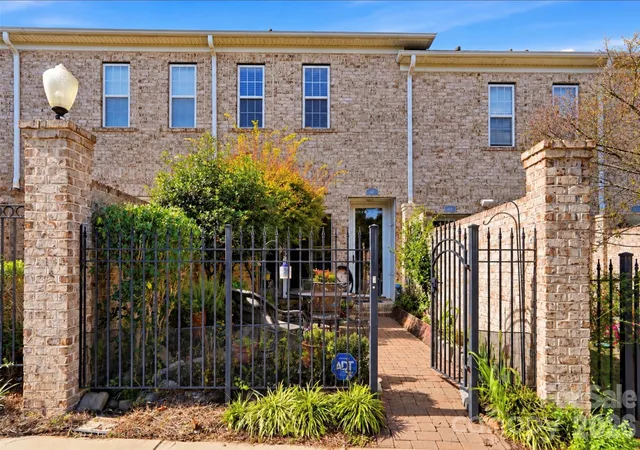 Townhouse for sale at 427 Dumbarton St NW #4, Concord, NC 28027 | MLS# 4432005