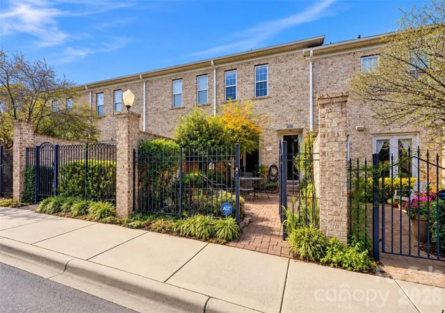 Photo 1 of Townhouse for sale at 427 Dumbarton St NW #4, Concord, NC 28027 | MLS# 4432005 | Listing updated on 2026-10-08
