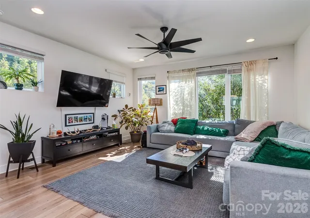 Photo 4 of Multi family home for sale at 1919 W Trade St, Charlotte, NC 28216 | MLS# 4432006 | Listing updated on 2026-10-06