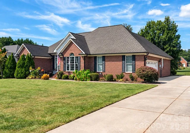 Photo 2 of Single family home for sale at 2915 Woodfield Ln, Lincolnton, NC 28092 | MLS# 4432025 | Listing updated on 2026-10-10