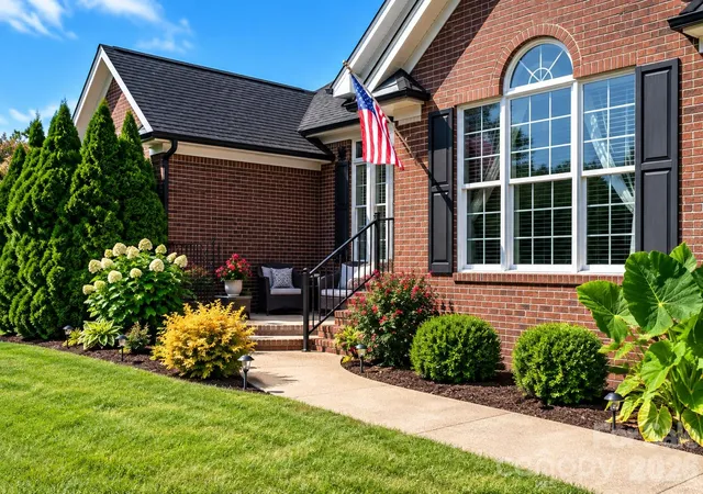Photo 3 of Single family home for sale at 2915 Woodfield Ln, Lincolnton, NC 28092 | MLS# 4432025 | Listing updated on 2026-10-10